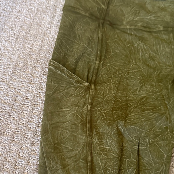 Lululemon Fast and Free Leggings - Picture 3 of 7